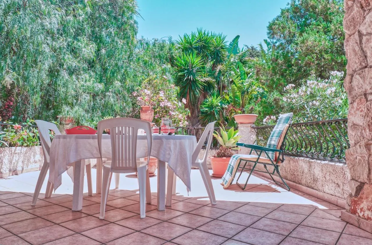 Casa Vacanza Rilassante Con Giardino Esotico location