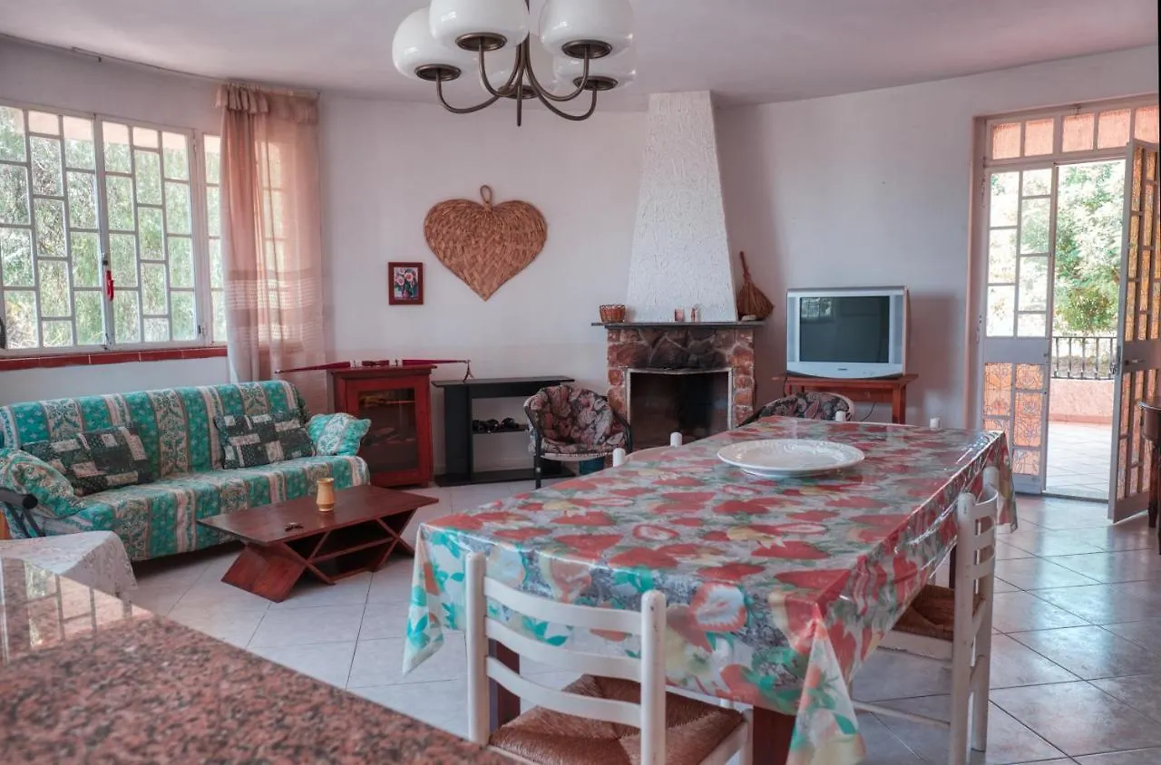 Holiday home Casa Vacanza Rilassante Con Giardino Esotico Santa Maria Del Focallo
