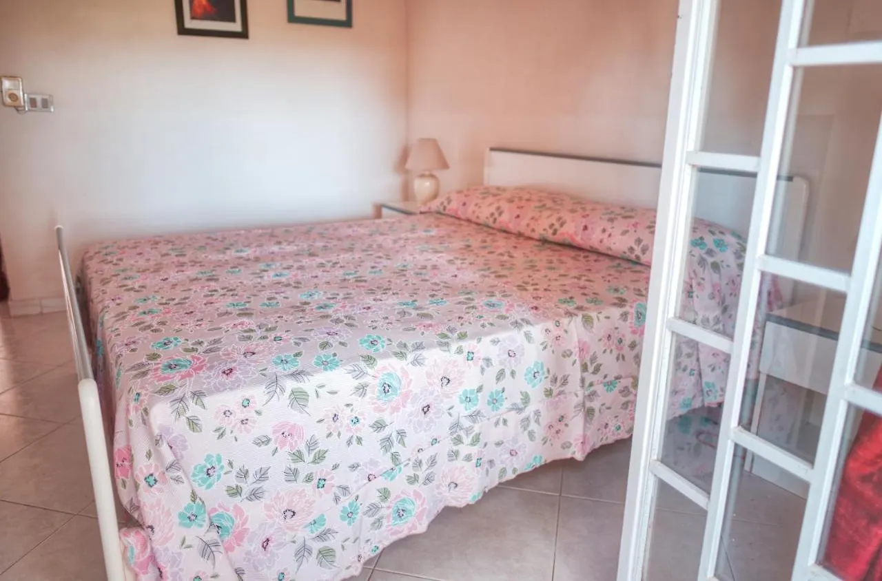 Casa Vacanza Rilassante Con Giardino Esotico Santa Maria Del Focallo Italy