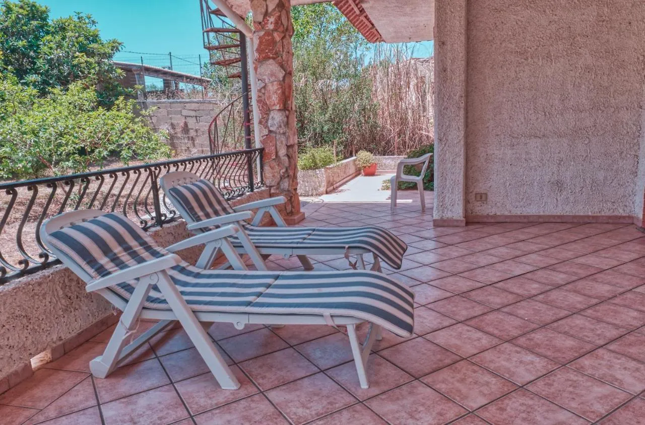 Holiday home Casa Vacanza Rilassante Con Giardino Esotico Santa Maria Del Focallo