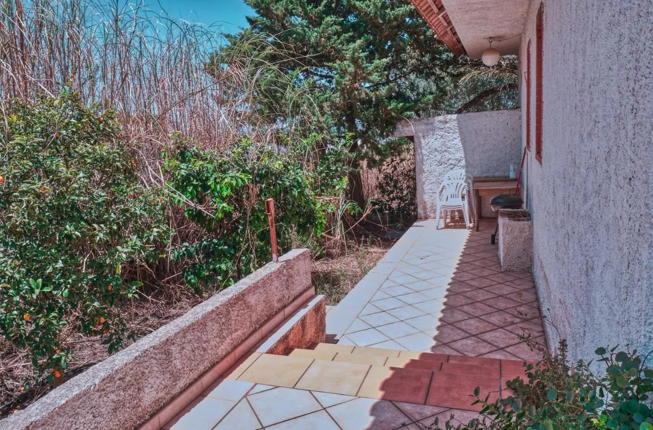 Casa Vacanza Rilassante Con Giardino Esotico Santa Maria Del Focallo Italy